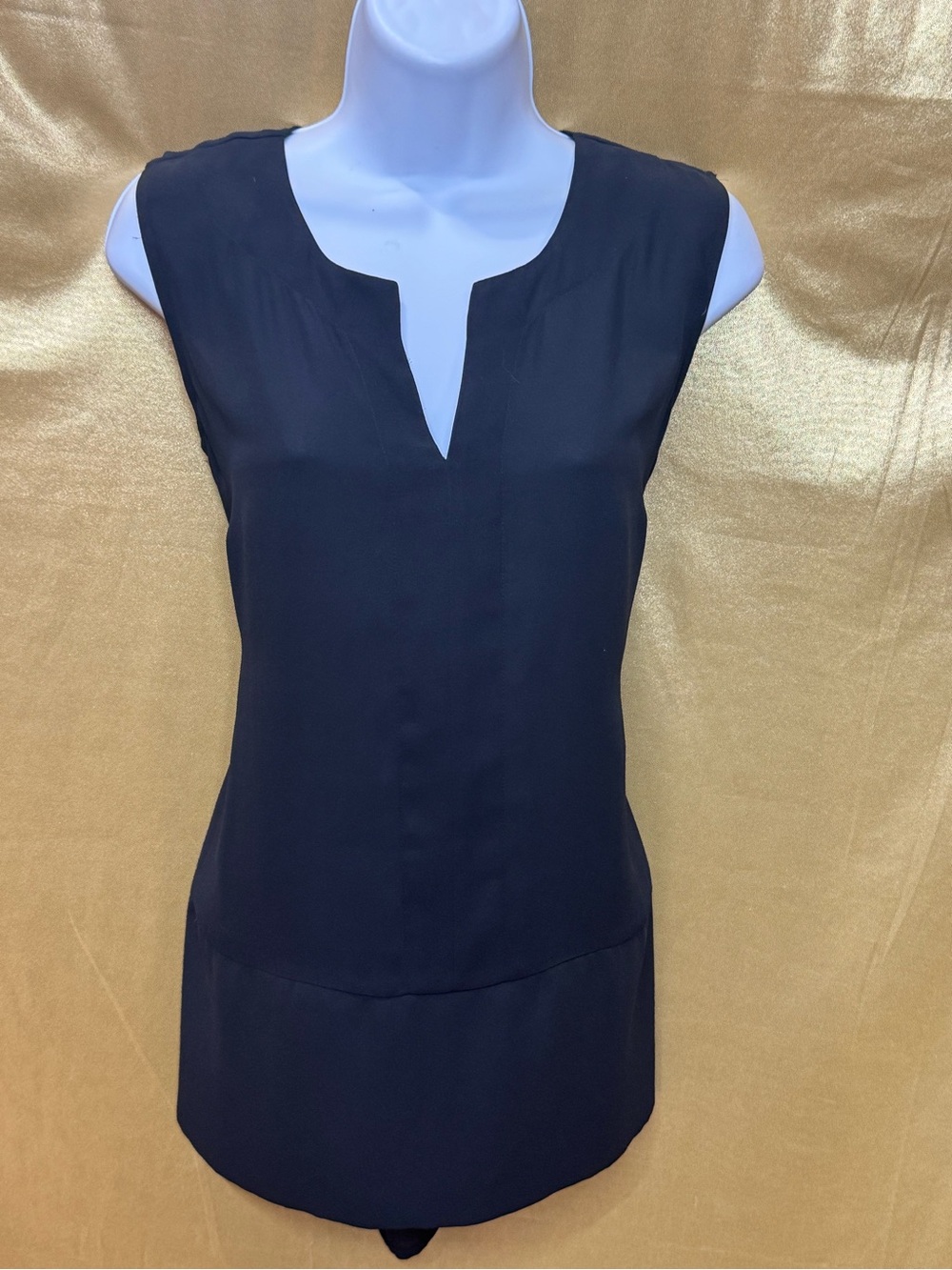 CHAUS New York Black Sleeveless Tunic Top - Size Small
